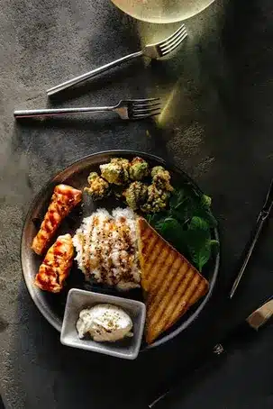 16.  Análisis Nutricional del Khao Pad Kung: Un Plato Equilibrado